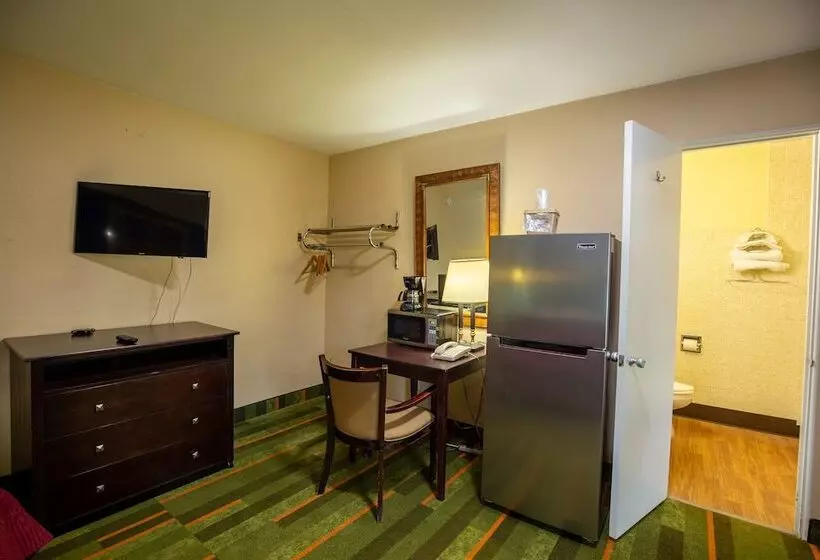 Hotelli Budget Host Inn