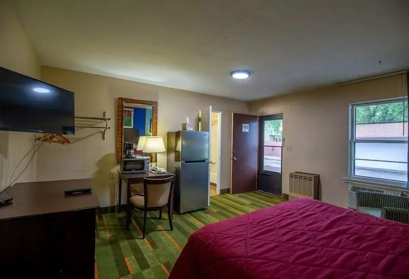 Hotelli Budget Host Inn