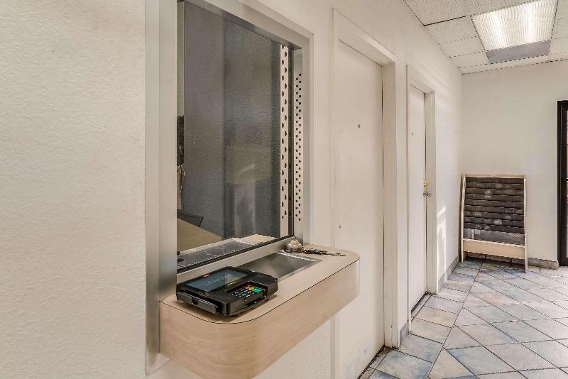 Отель Budget Inn