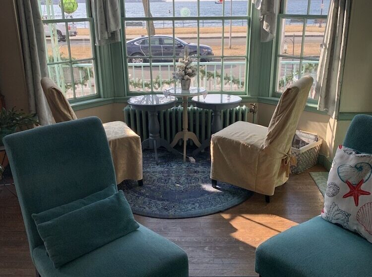 酒店 Harborview Inn