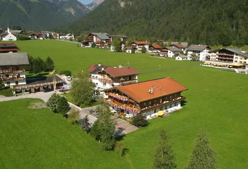 ホテル Landhaus Karwendel