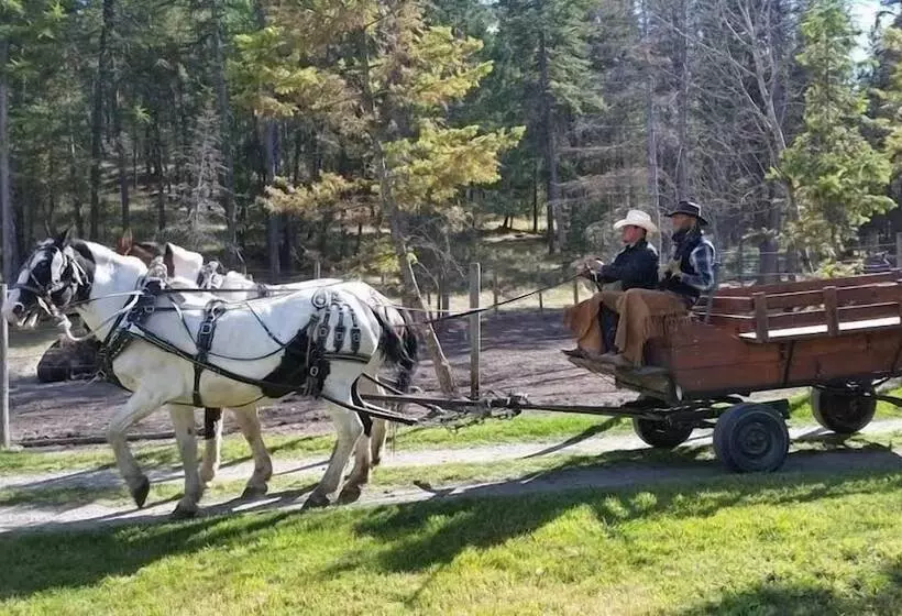 هتل Lonesome Dove Ranch