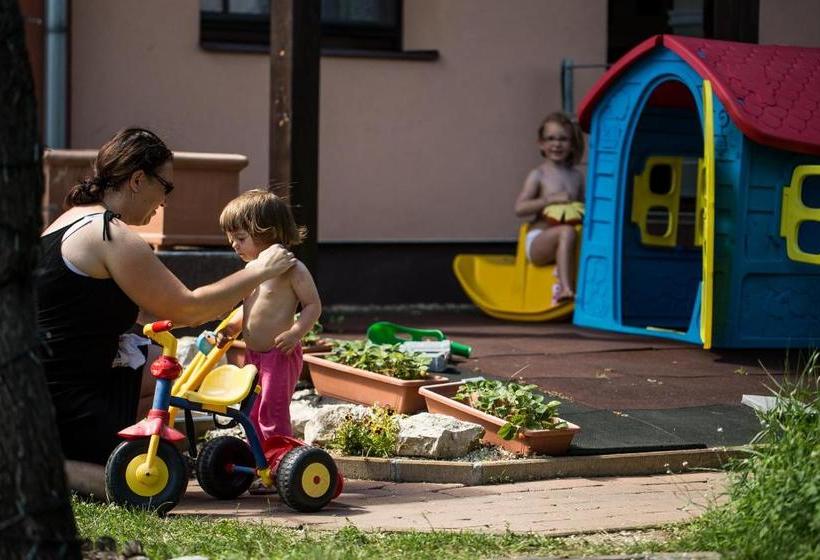 Отель Nyirfa Apartmanház