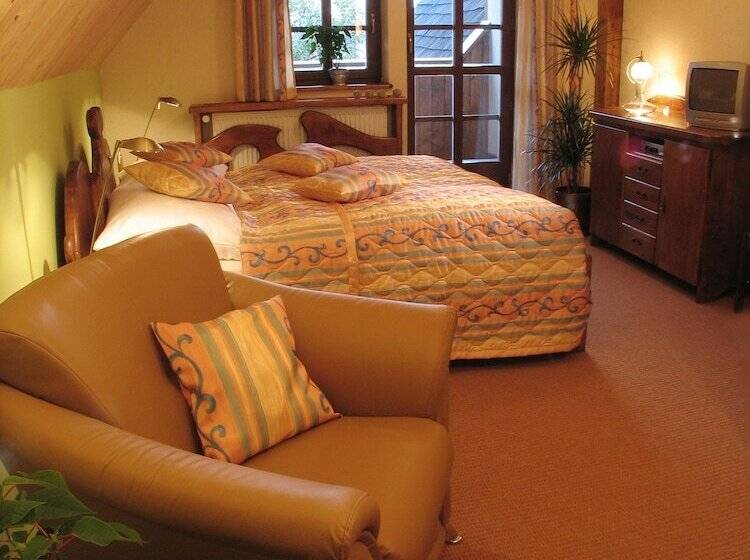 هتل Pension   Restaurant Sabato