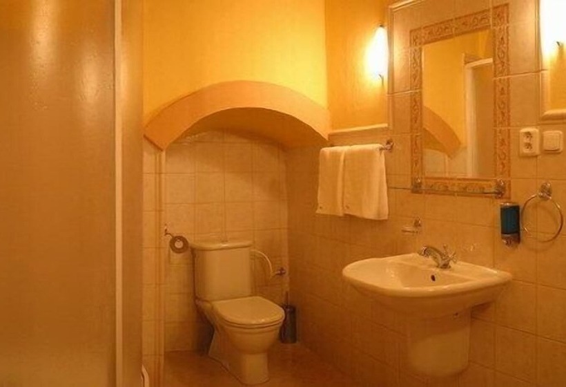 هتل Pension   Restaurant Sabato