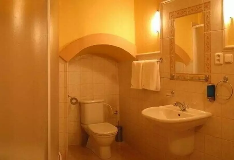 هتل Pension Restaurant Sabato
