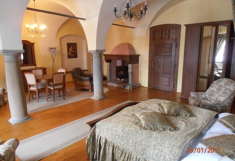 هتل Pension   Restaurant Sabato