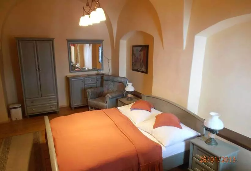 هتل Pension Restaurant Sabato