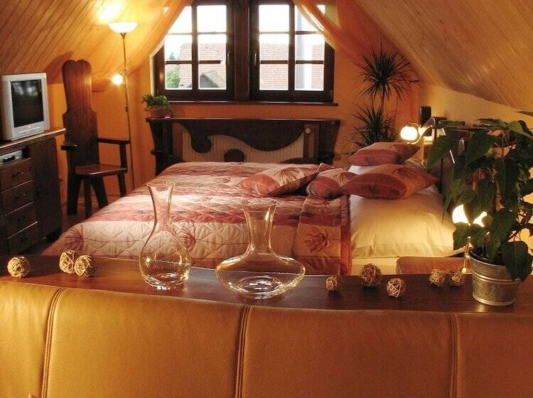 هتل Pension   Restaurant Sabato