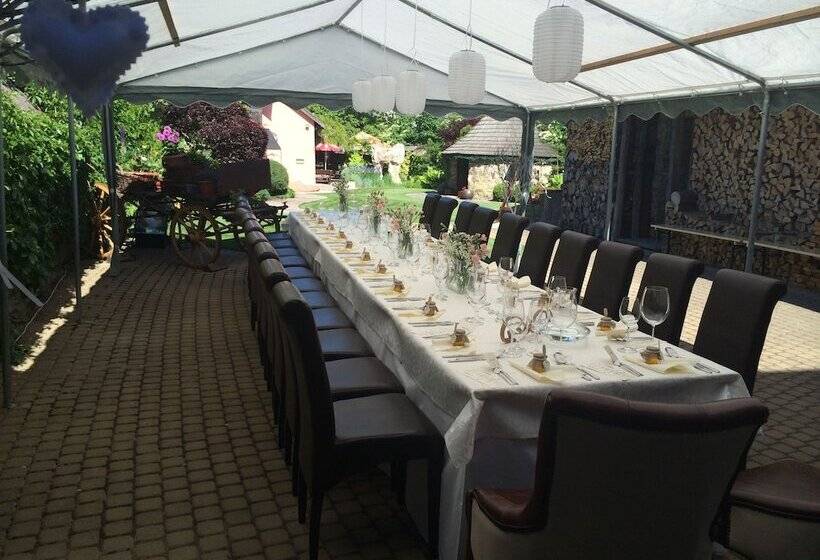 هتل Pension   Restaurant Sabato