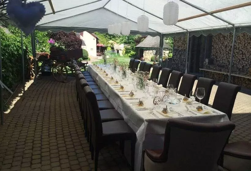 هتل Pension Restaurant Sabato