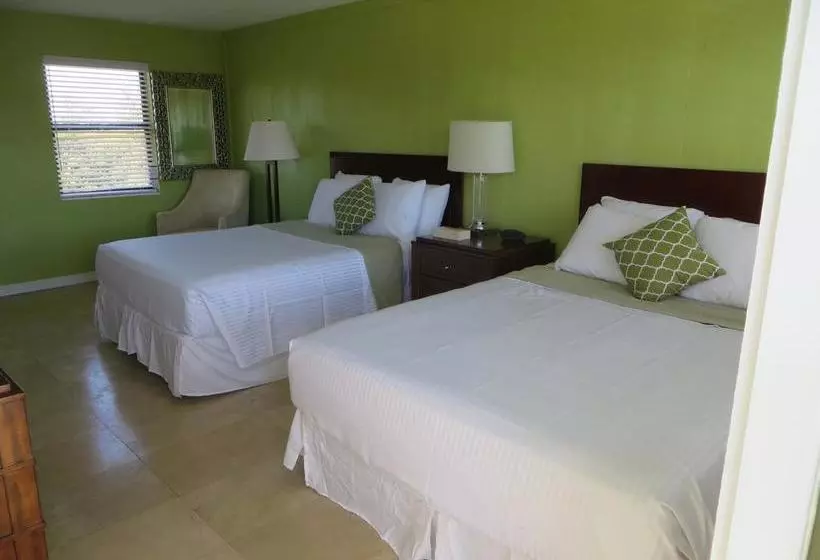 ホテル Smuggler's Cove Resort And Marina