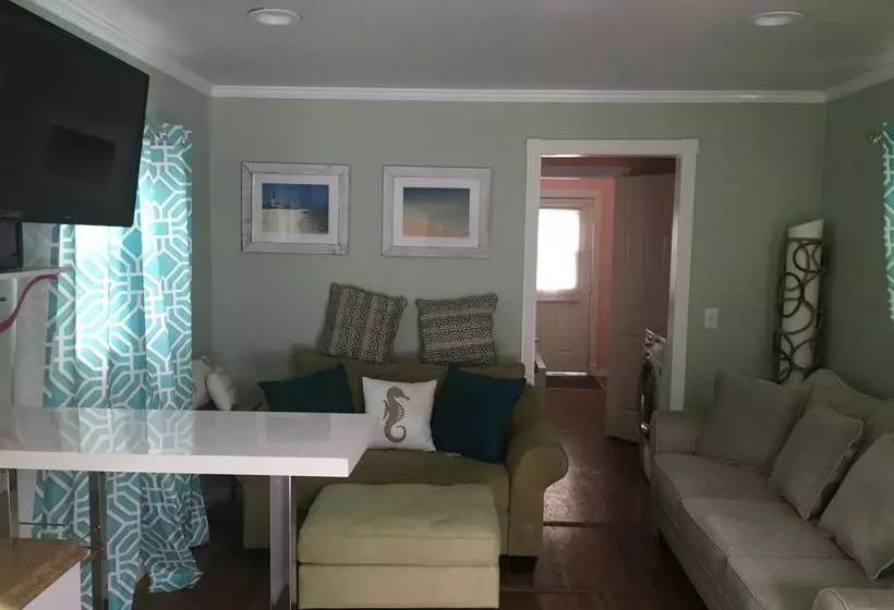 ホテル Smuggler's Cove Resort And Marina
