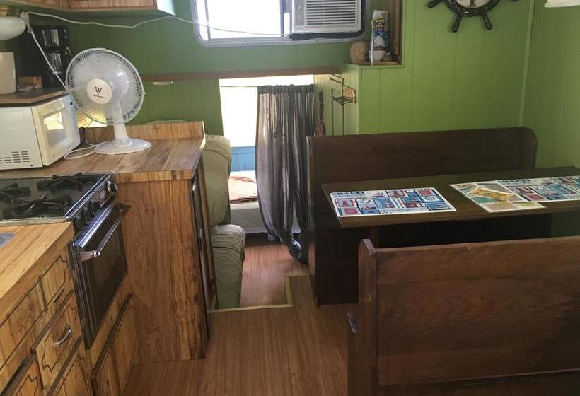 호텔 Smuggler's Cove Resort And Marina