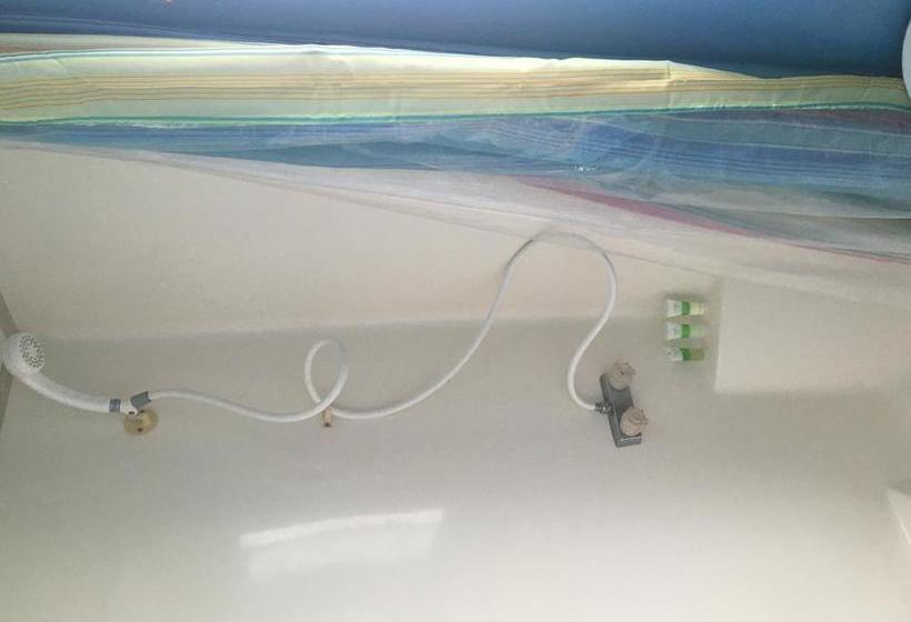 호텔 Smuggler's Cove Resort And Marina