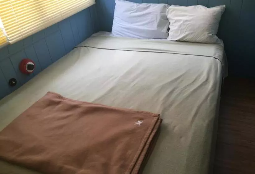 ホテル Smuggler's Cove Resort And Marina