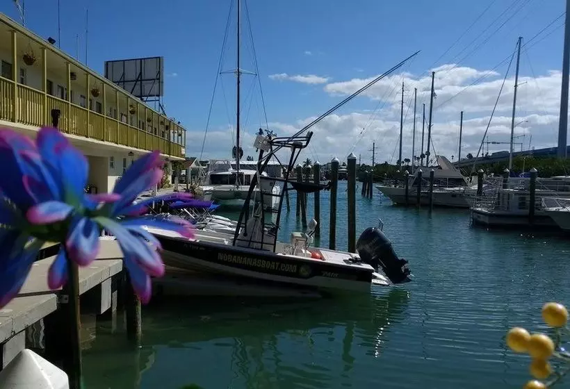 ホテル Smuggler's Cove Resort And Marina