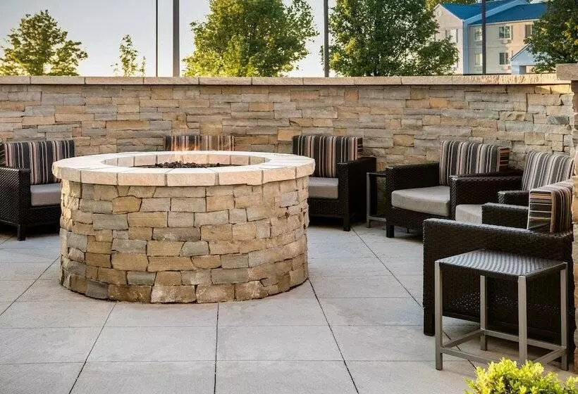 هتل Towneplace Suites By Marriott Kansas City Airport