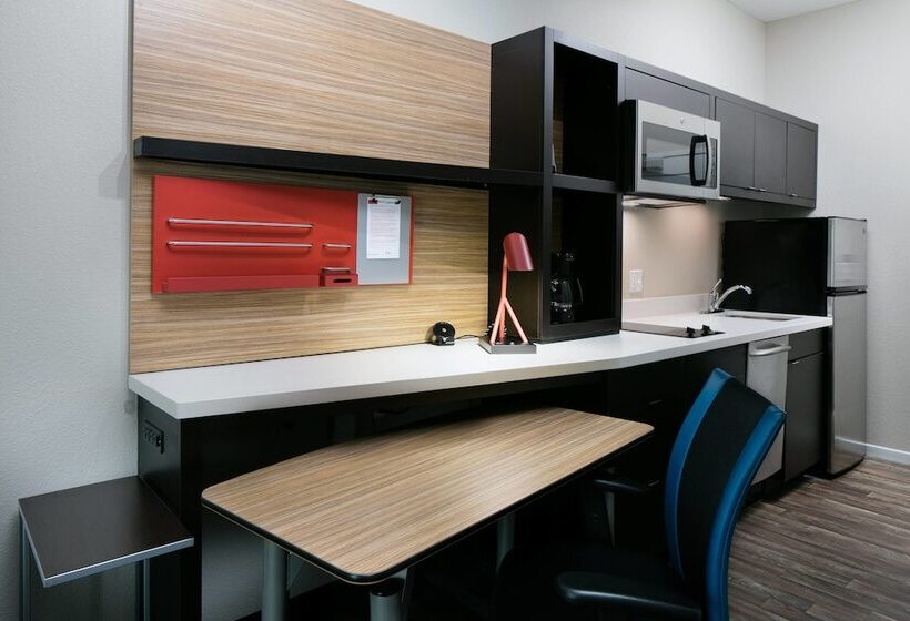 Отель Towneplace Suites By Marriott Kansas City Airport