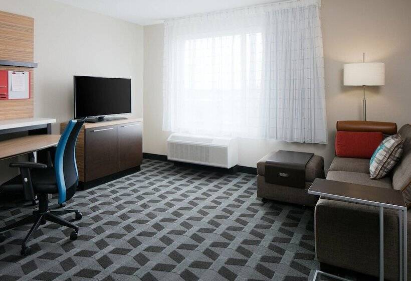 Отель Towneplace Suites By Marriott Kansas City Airport