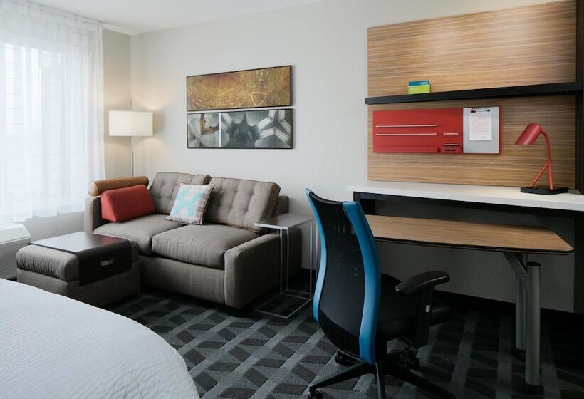 Отель Towneplace Suites By Marriott Kansas City Airport