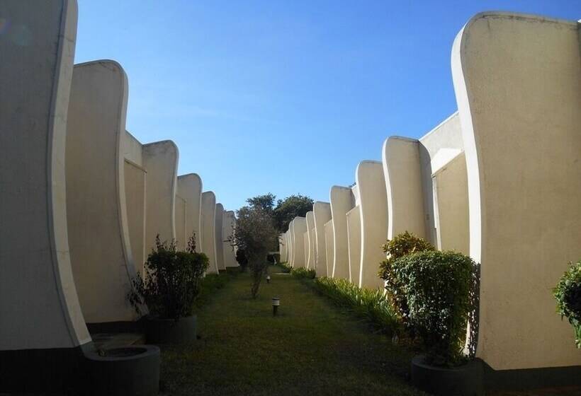 هتل Victoria Falls Budget