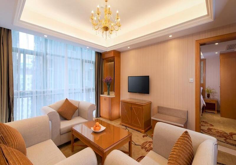 Отель Vienna Classic Shenzhen Longhua Bus Station