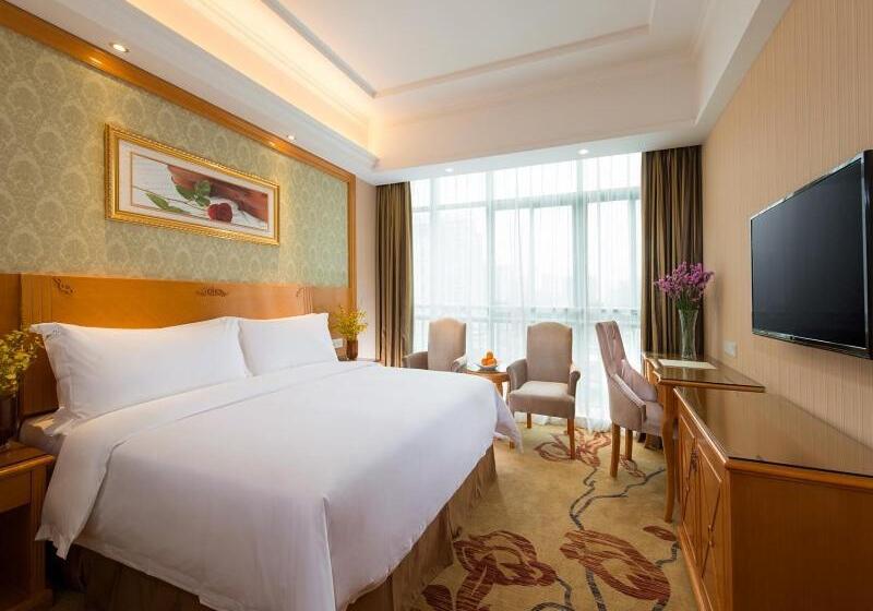 Отель Vienna Classic Shenzhen Longhua Bus Station