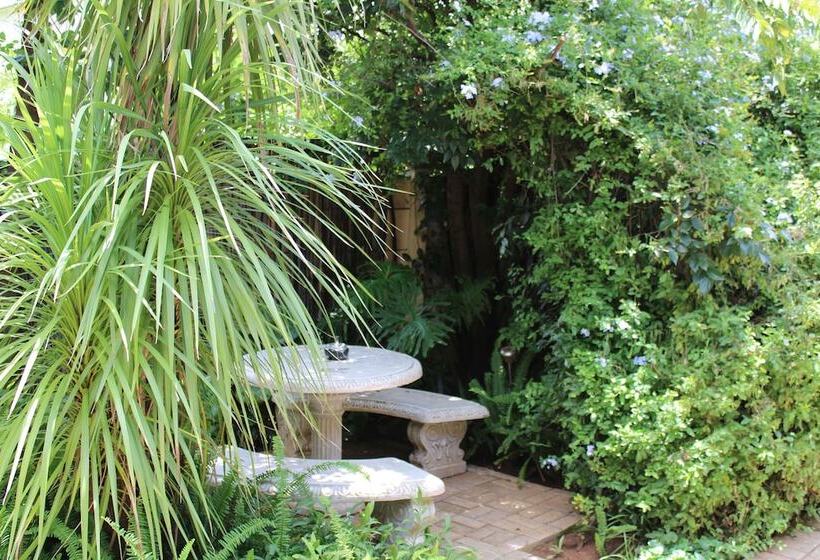 Pensión Ukarimu Guest House