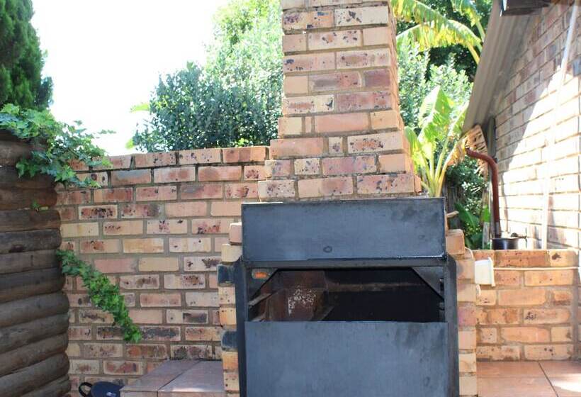 Pensión Ukarimu Guest House