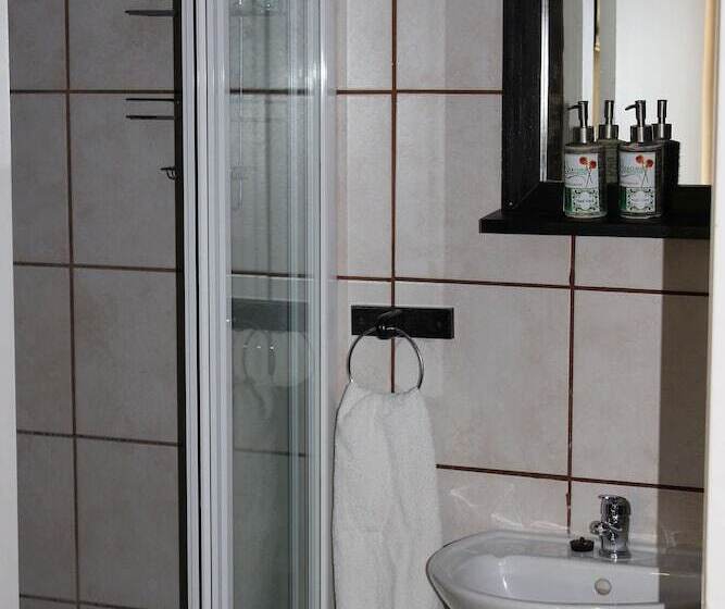 Pensión Ukarimu Guest House