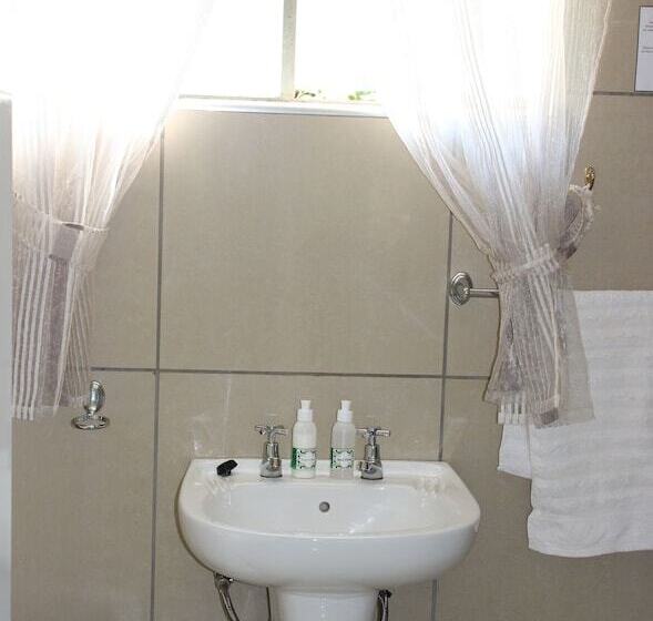 Pensión Ukarimu Guest House