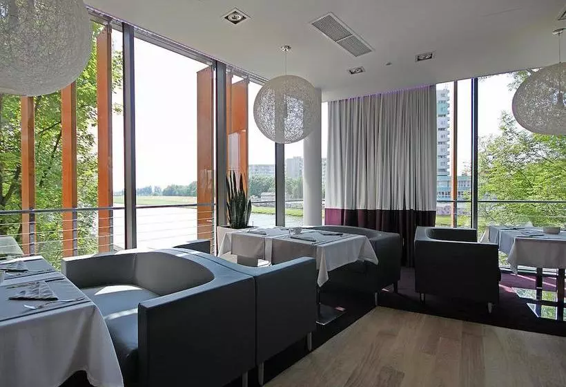 Piano Hotel & Restaurant