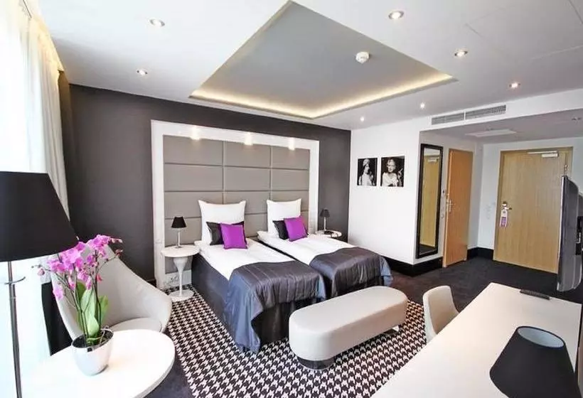 Piano Hotel & Restaurant
