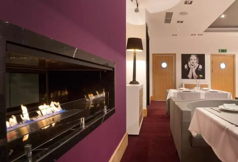 Piano Hotel & Restaurant