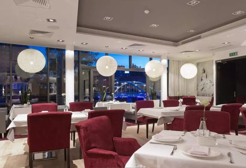 Piano Hotel & Restaurant