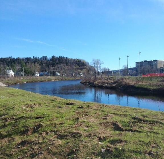 הוסטל L Auberge Du Vieux Pont