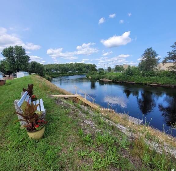 הוסטל L Auberge Du Vieux Pont