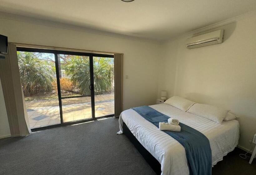 Cowell Townhouse Apartments