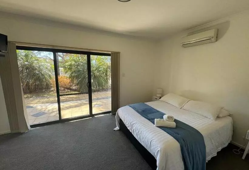 Cowell Townhouse Apartments