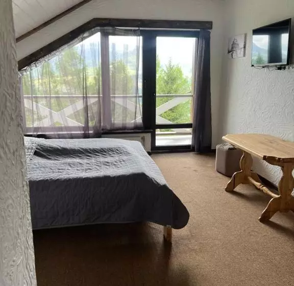 ホテル готельно ресторанний комплекс кичера