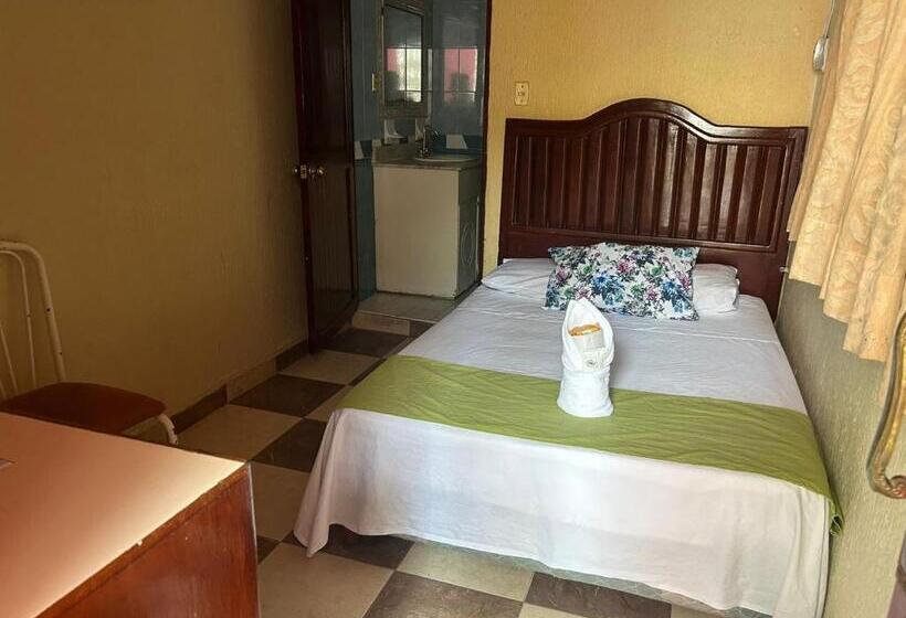 Hotel Capri Playa A Una Calle De La Playa Regatas