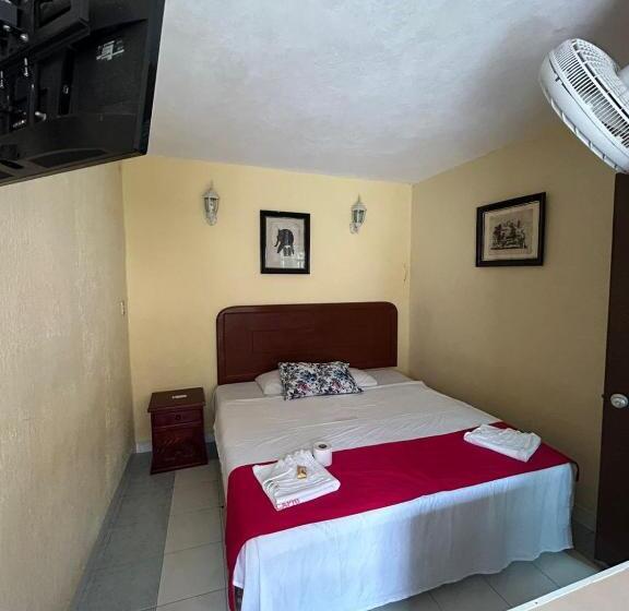 Hotel Capri Playa A Una Calle De La Playa Regatas