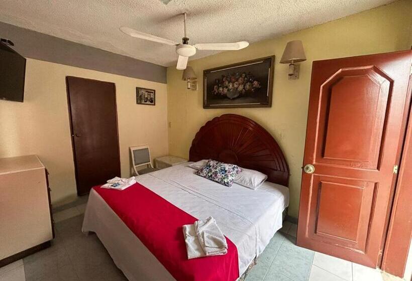 Hotel Capri Playa A Una Calle De La Playa Regatas