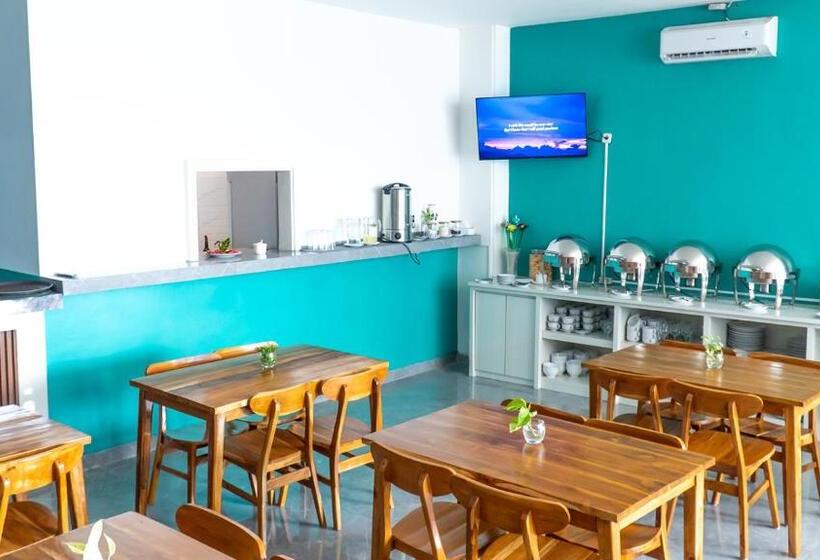 Отель Elephant Inn And Suite By Sajiwa