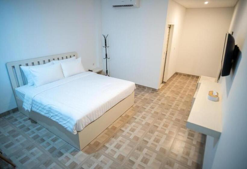 Отель Elephant Inn And Suite By Sajiwa