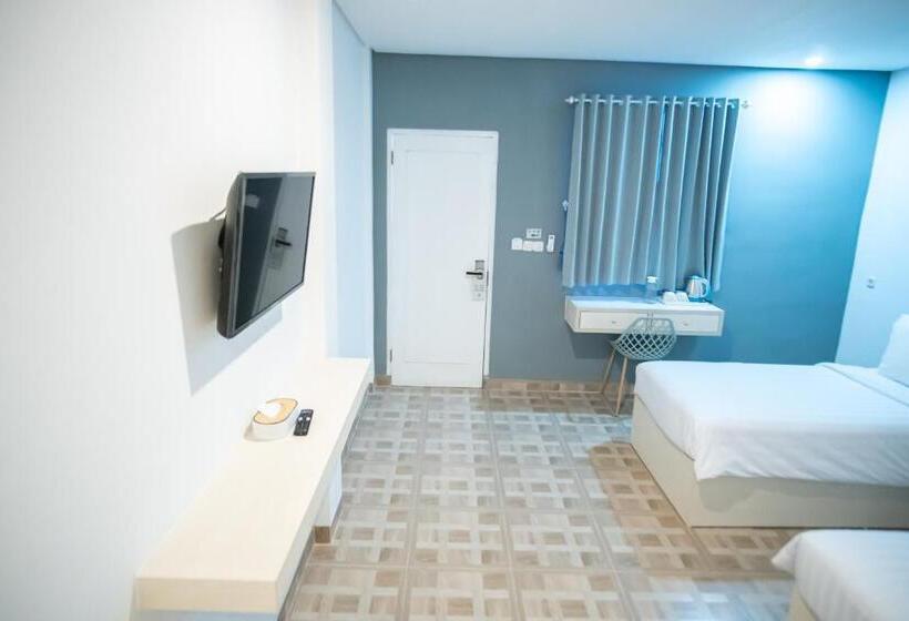 Отель Elephant Inn And Suite By Sajiwa