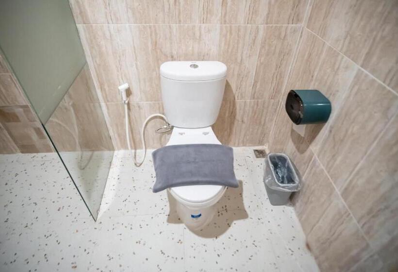 Отель Elephant Inn And Suite By Sajiwa