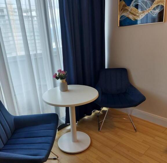 هتل Orbi City Apart