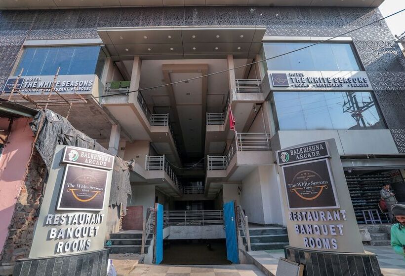 هتل The White Seasons